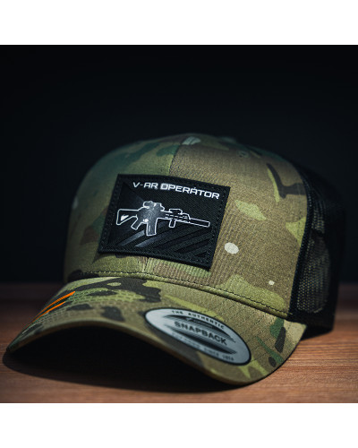 Kšiltovka typu trucker v multicamu, vojenského stylu. merch V-AR.
