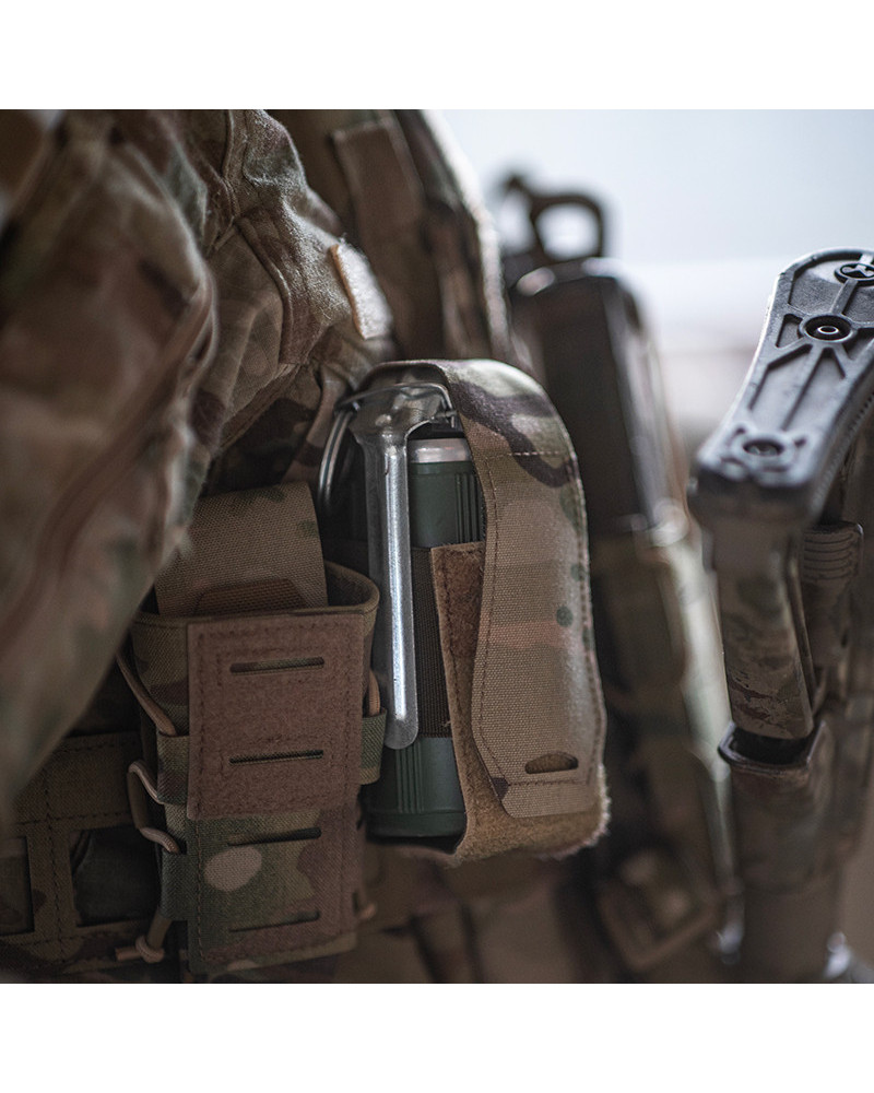 Jedna sumka pro více typů dýmovnic a granátů